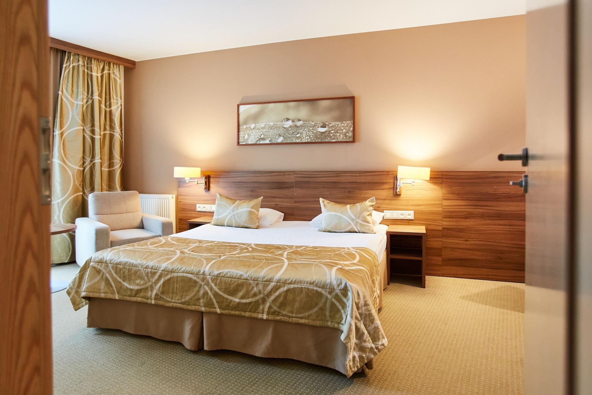 Arche Hotel Pulawska Residence Варшава Экстерьер фото