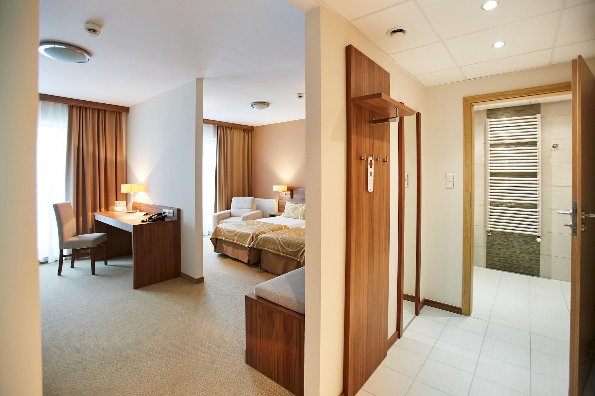 Arche Hotel Pulawska Residence Варшава Экстерьер фото