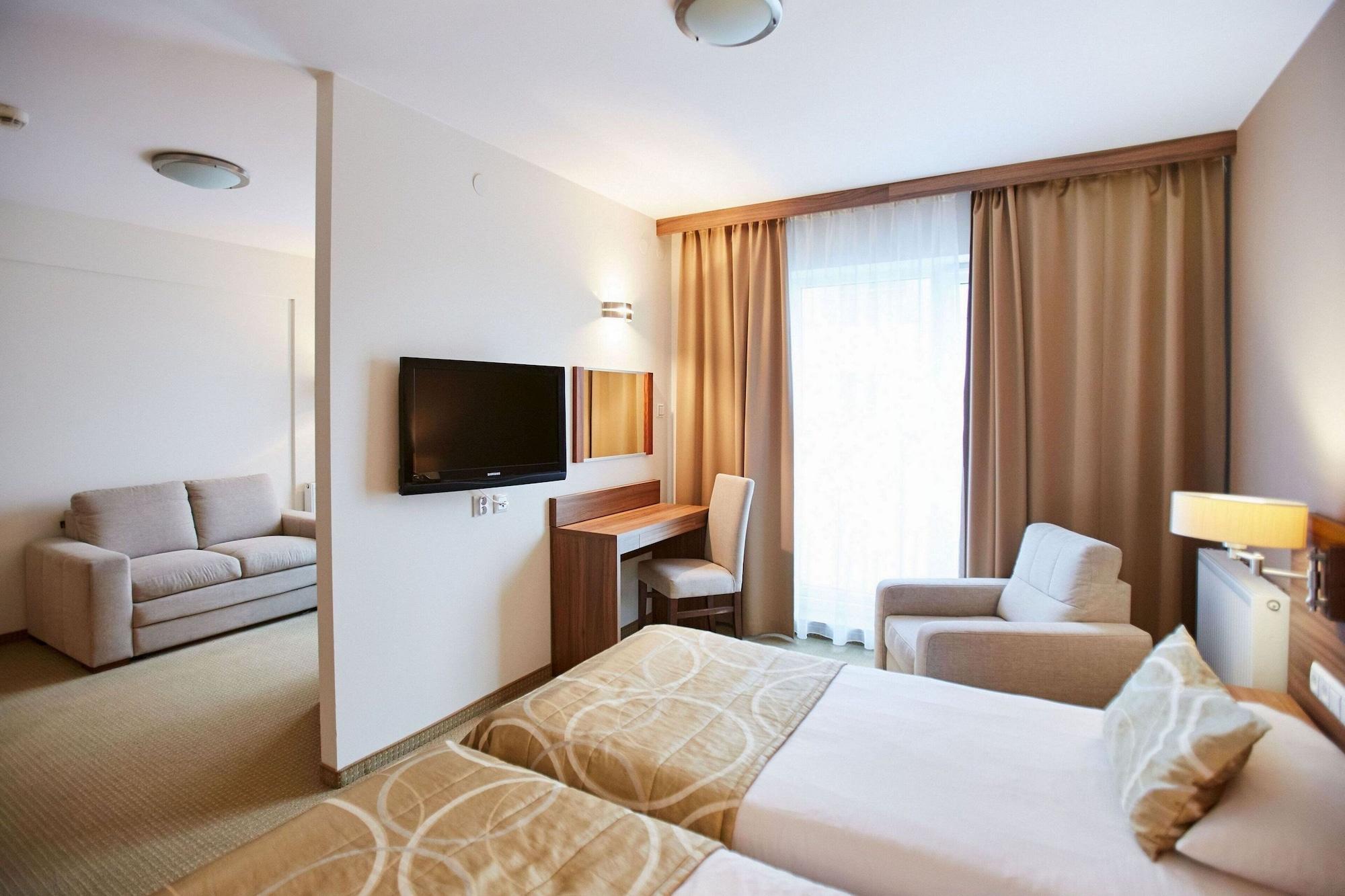 Arche Hotel Pulawska Residence Варшава Экстерьер фото